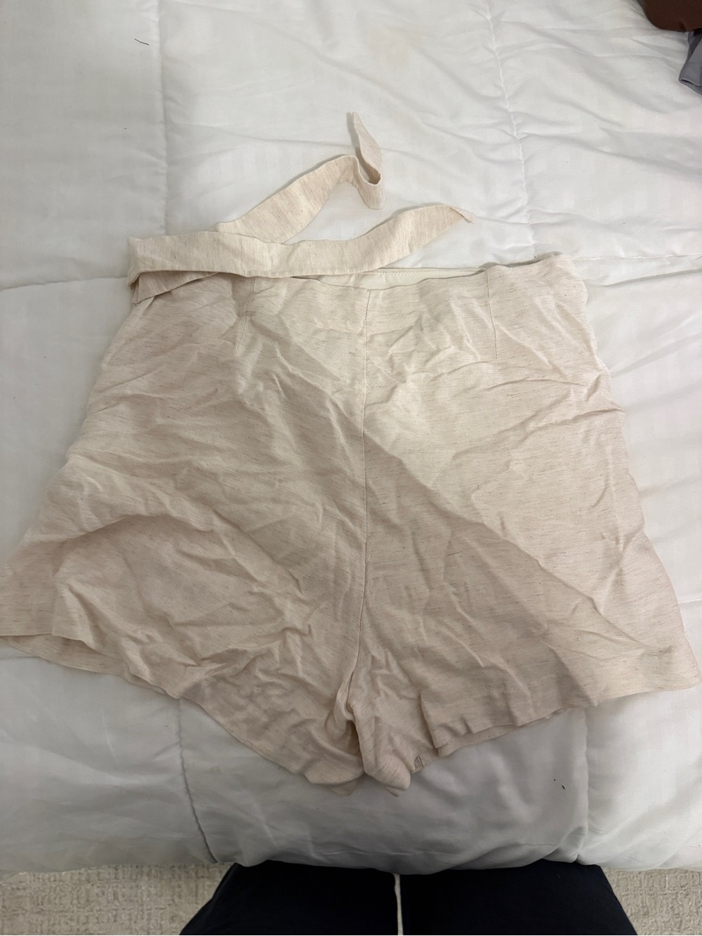 H&M High Waist Cream Tie-Waist Linen-Blend Shorts